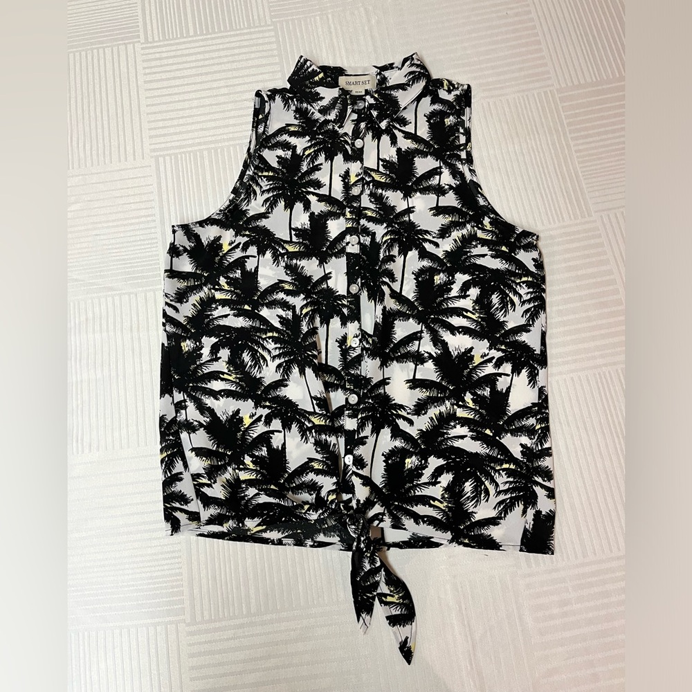 2/$20 Smart Set Black & White Tropical Summer Sleeveless Button Down, Cute Tie